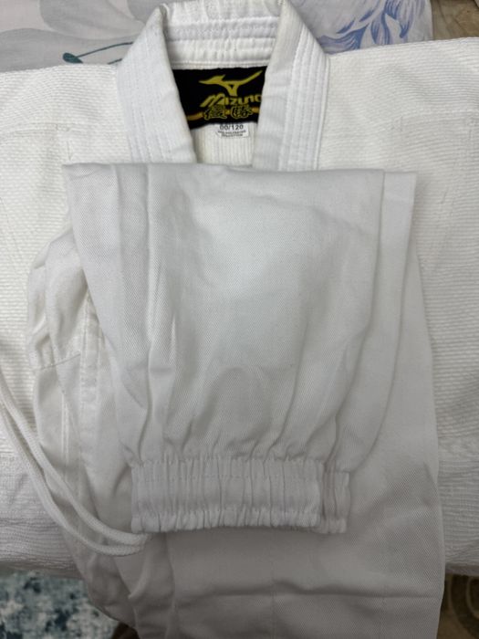 Продам кимоно белый