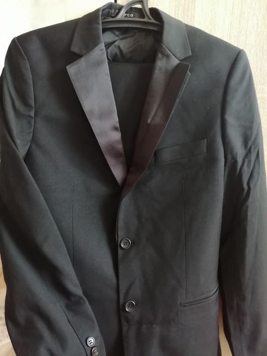 Продам мужской костюм