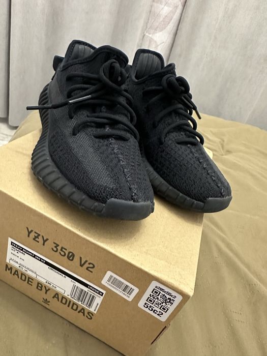 Yezyy boost 350 V2 Onyx