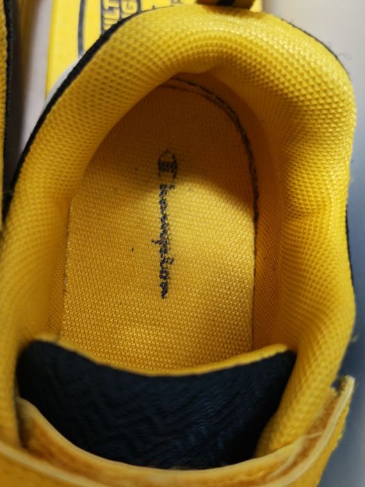 Adidași Champion 34