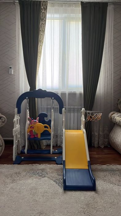 Жаңа кілем және стол стуля