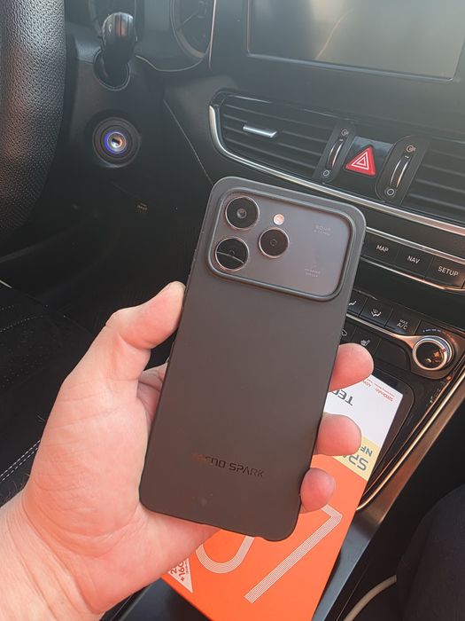 Звонит Tecno spark 40 256gb