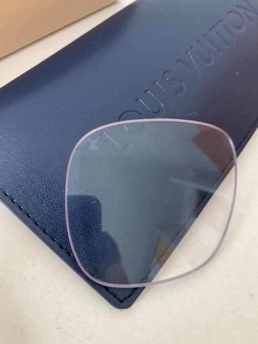 Vand lentile originale neutre Louis Vuitton Sattelite