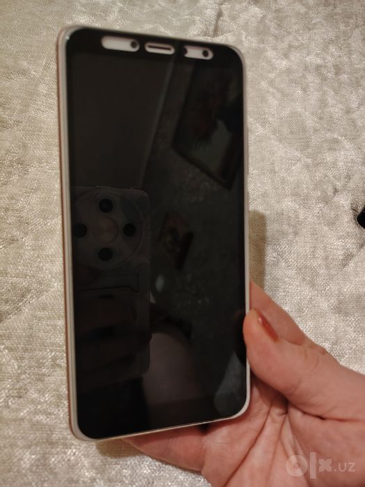Продам смартфон Redmi s2