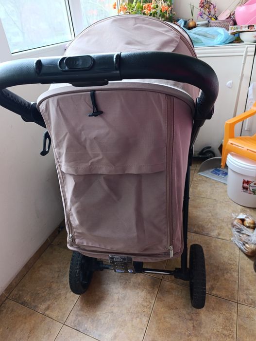Продавам детска лятна количка със зимен чувал  Kika boo Lusy