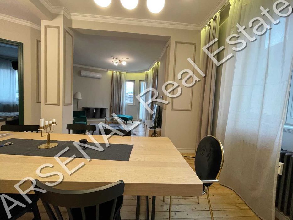 Дава се под наем Тристаен апартамент в София, Център - 105 кв.м за 1350 € - Снимка #2