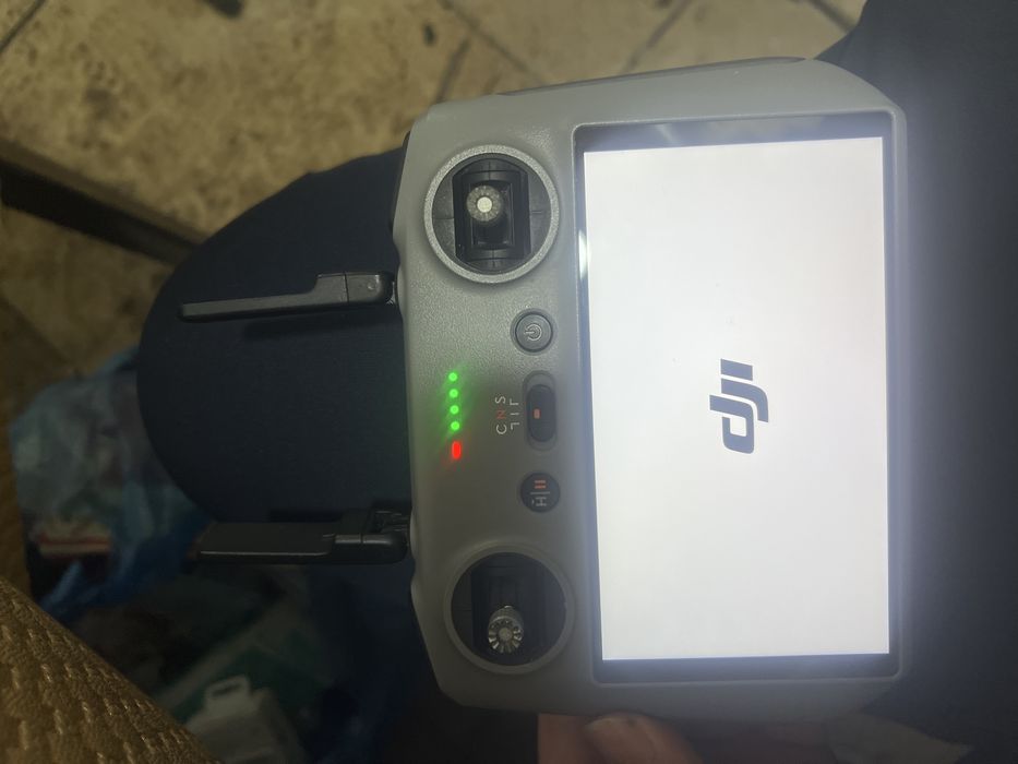 Дрон dji 4 pro срочно продом