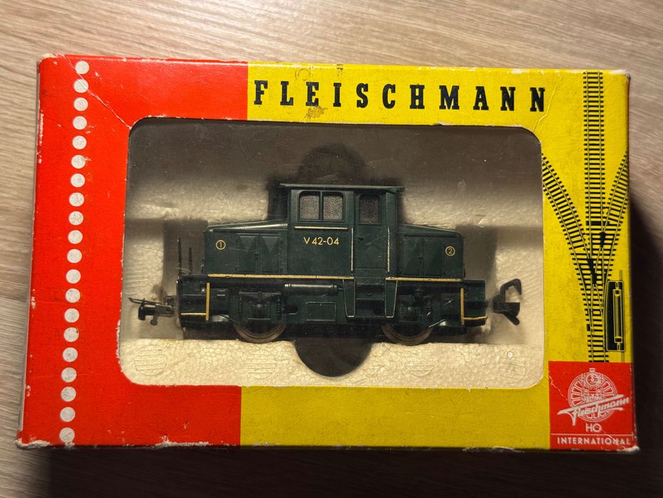 Locomotiva diesel Fleischmann V42-04 H0