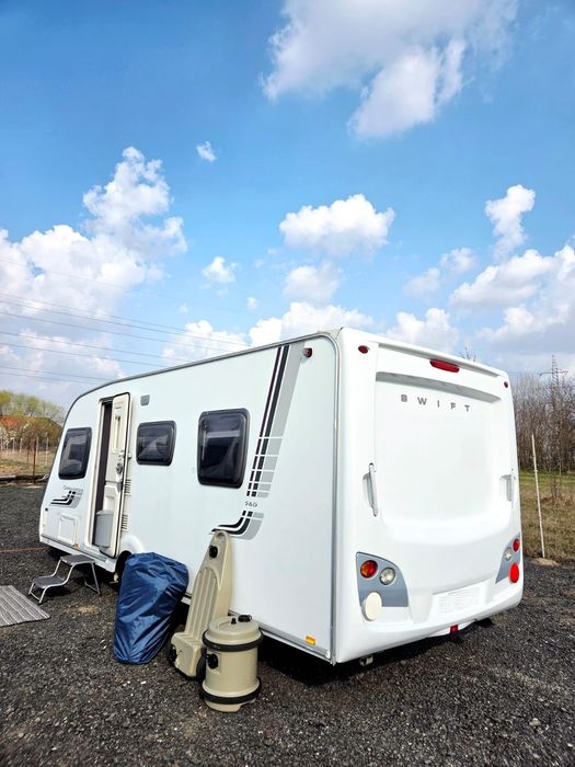 Rulotă Swift Challenger, înmatriculată,pat matrimonial central!