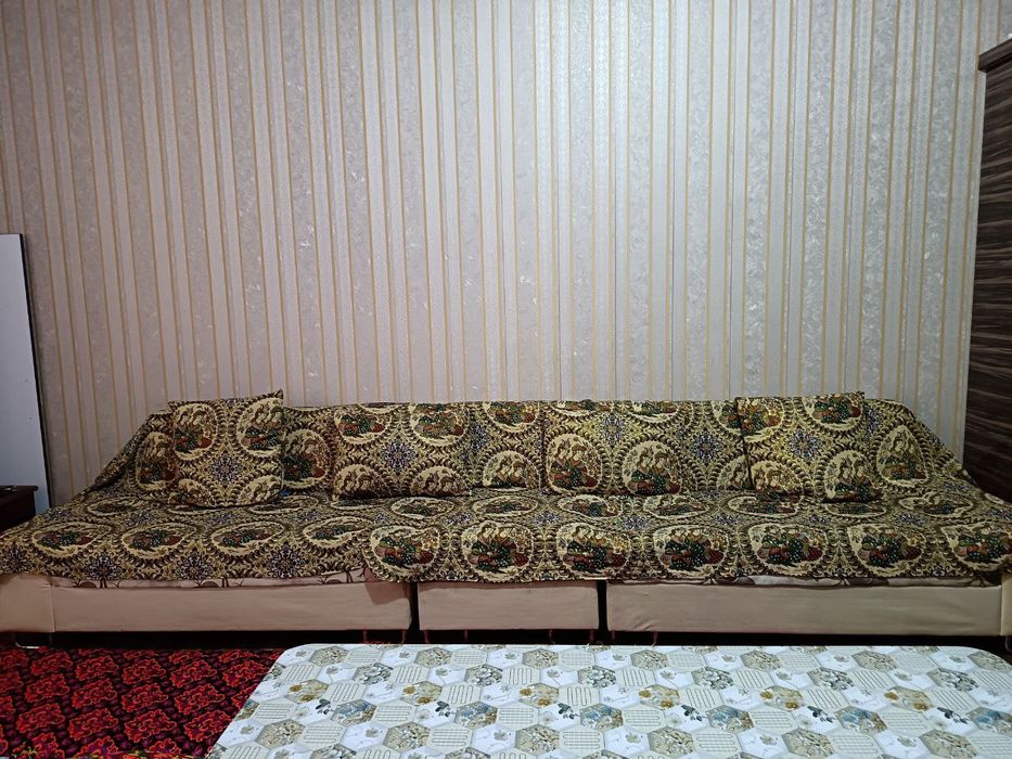yumshoq mebel sotiladi