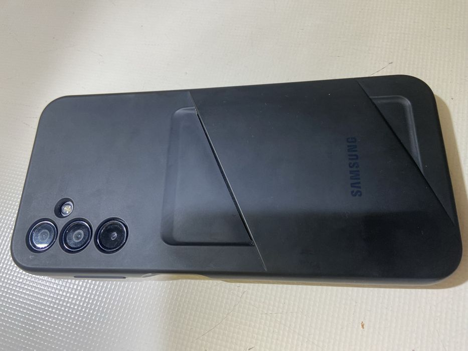 Vind telefon samsung 14 la  371 de lei  negociabil tele fonul are forie de protectie nu ieste sgriat ieste ca nou pentru mai multe detali in privat