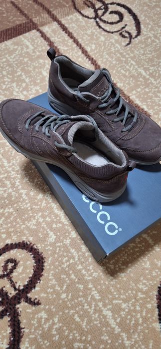 Кроссовки Ecco Light lll