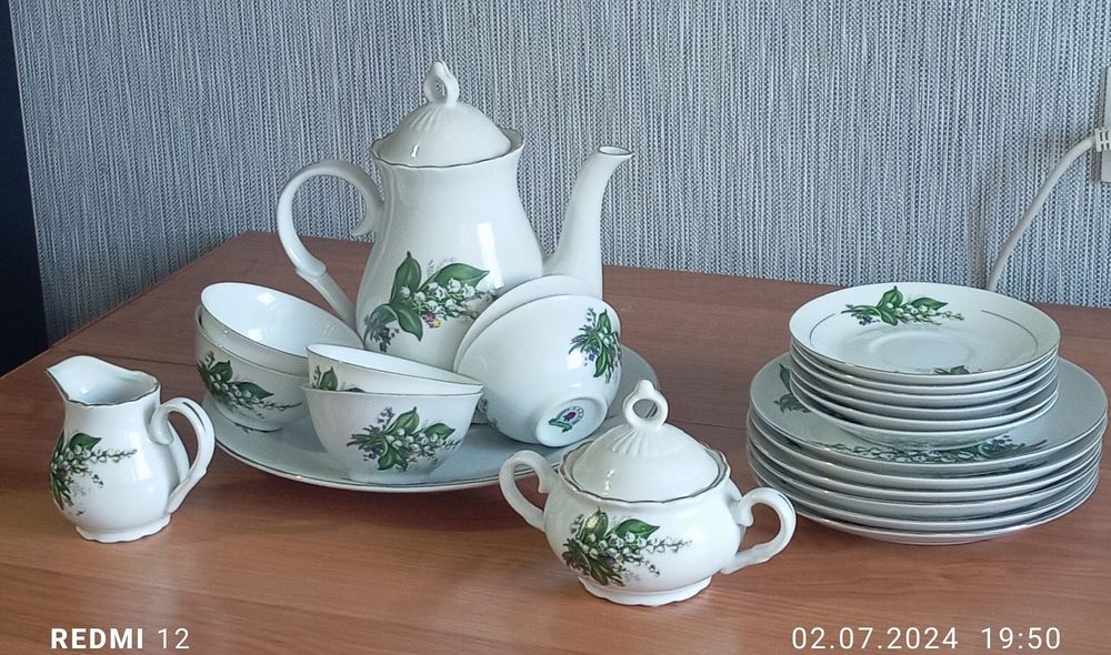 Продам набор посуды на 6 персон