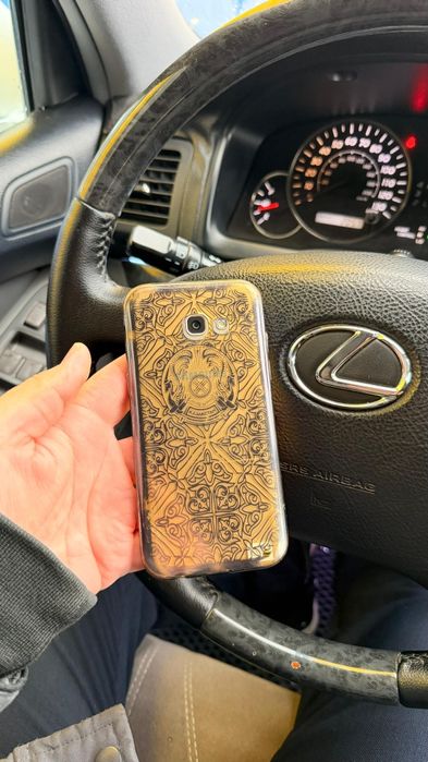 Продам  Samsung A3  3/32 NFC