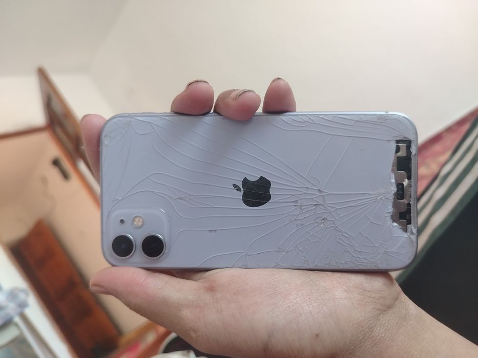 Айфон 11 64гб срочны