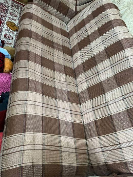 Отдам диван и два кресла