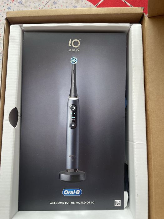 Periuta de dinti electrica Oral-B iO9
