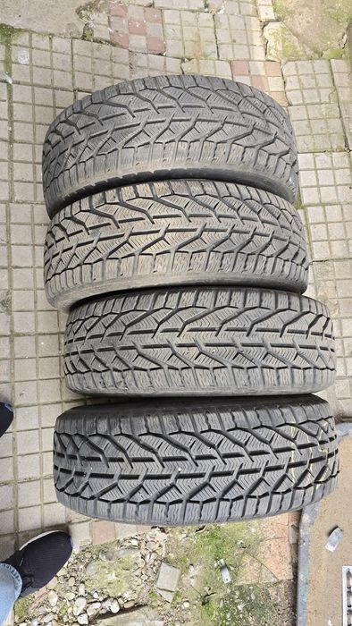Taurus 205/60/R16