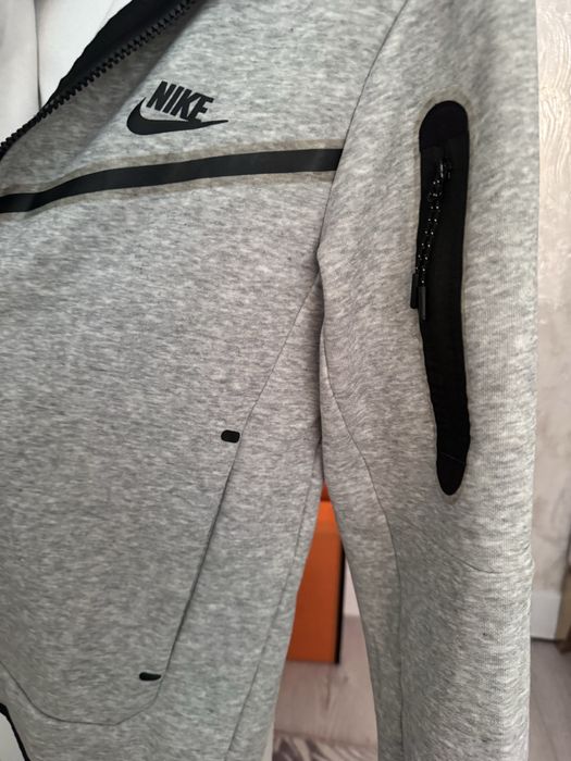 Nike teech зипка