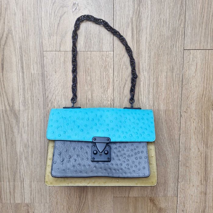 Geantă din piele naturală Otilia Flonta – design statement