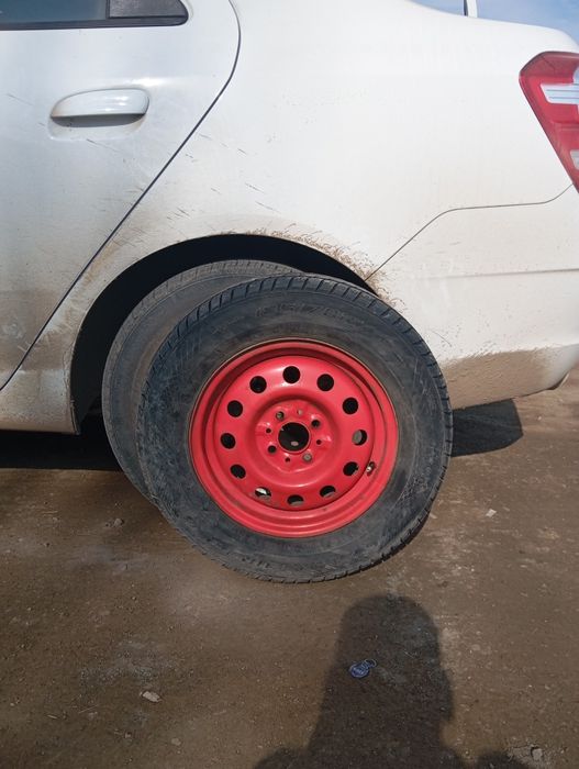 Шина с диском.Диск покрышкамен