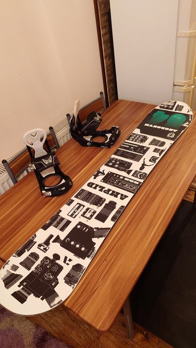 Placa Snowboard Amplid Aggronym 154cm cu Legaturi Burton Freestyle M/L