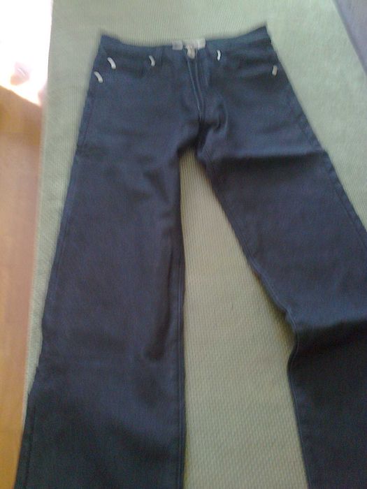 продам джинсы для молодых ребят