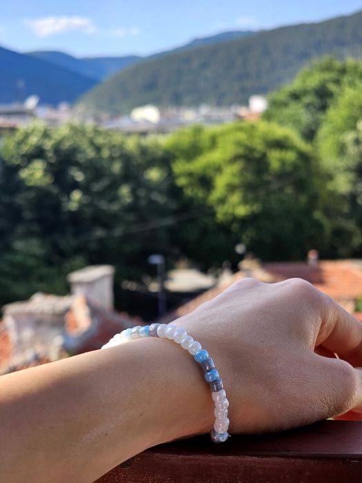 Лятна гривна с мъниста/Summer beaded bracelet (blue and white design)