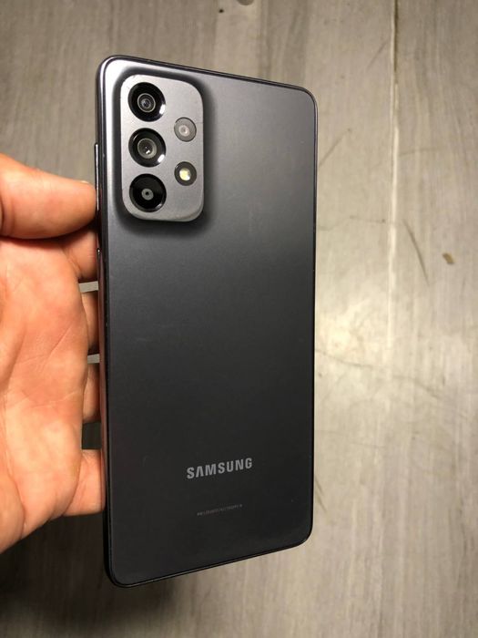 Samsung A73.