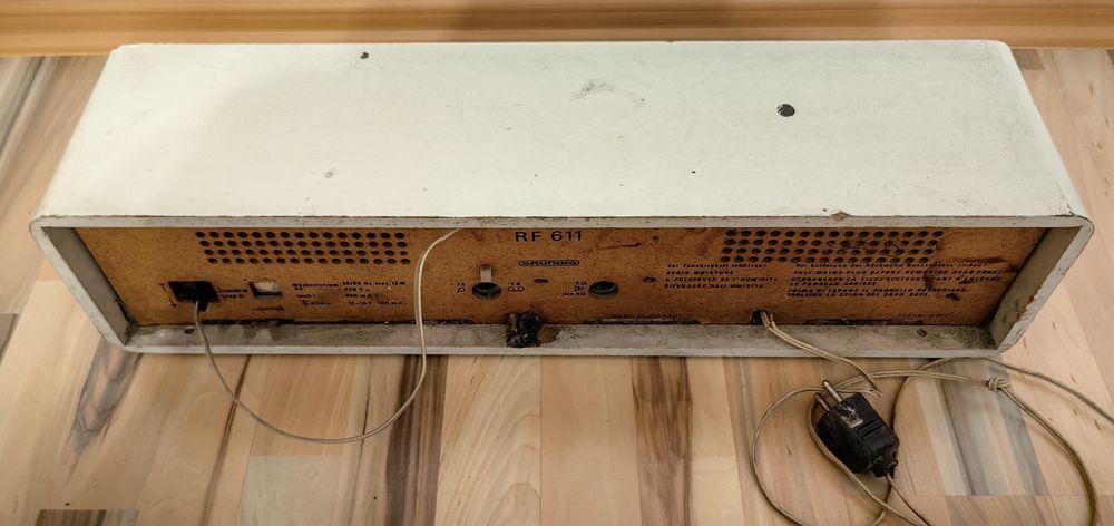 Radio vechi Grundig RF 611 retro vintage de colecție anii 70