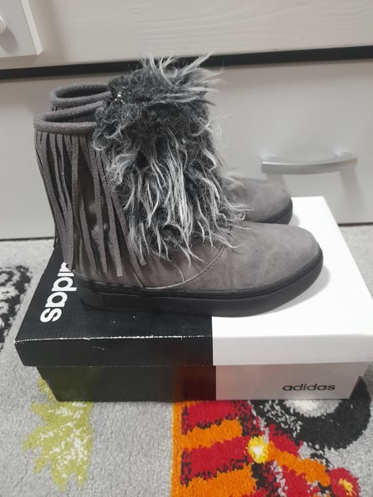 Маркови дрехи момиче