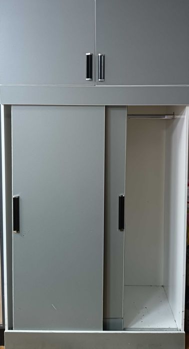 Продаётся два  шкафа вещевых