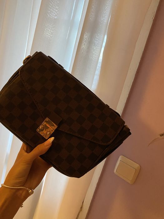 Продавам чанти