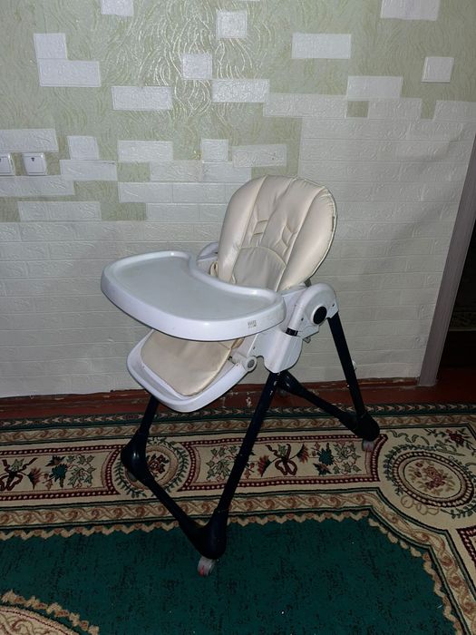 Продам стул для кормления.