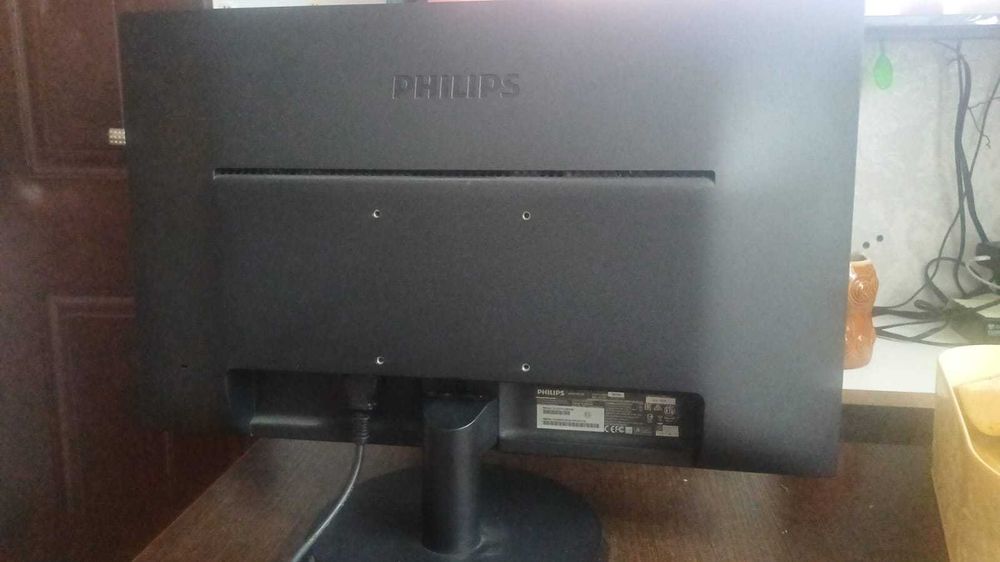 Монитор Philips б/у диагональ 18,5