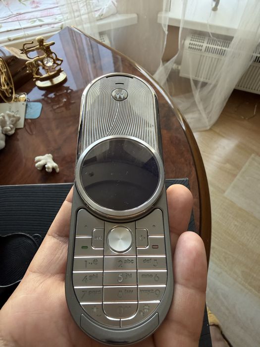 Motorola Aura original продам