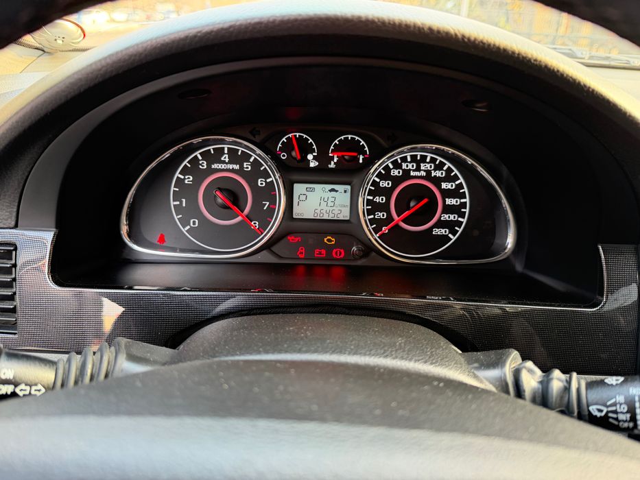 Автомобил Жентра