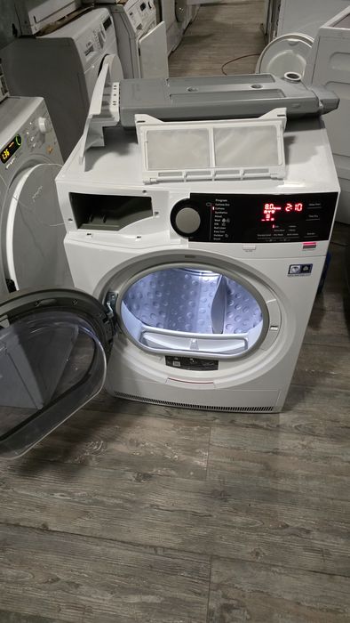 Сушилня AEG 8kg термо помпа