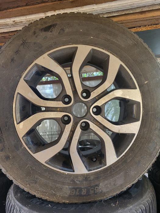 Cauciucuri cu tot cu jenți michelin pentru iarna