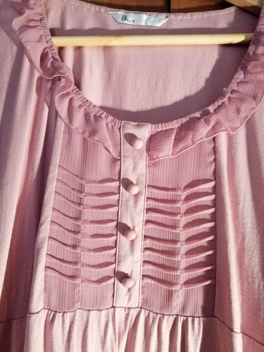 Тениски и блузи.