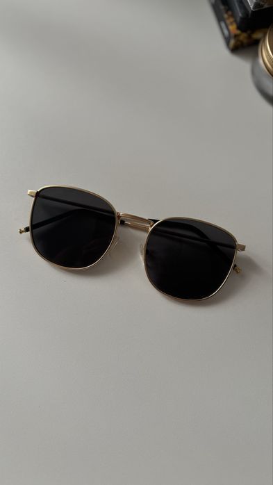 Очки солнезащитные