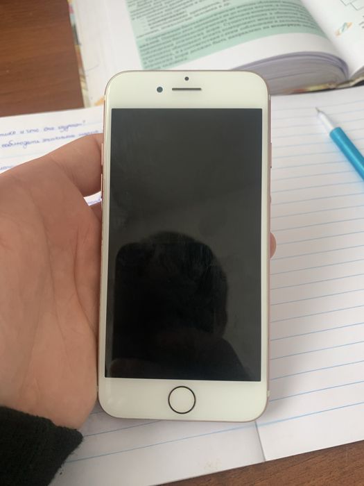 Продам два 7 айфона