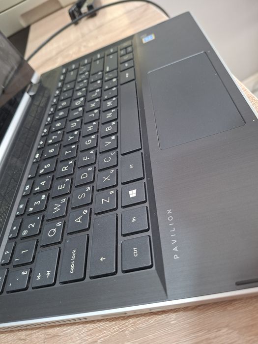 HP Pavilion сенсорный / батарея 0% / SSD