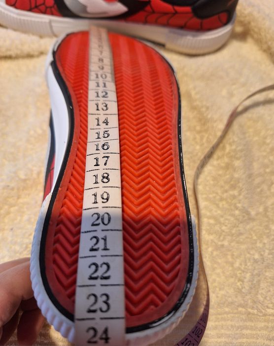 Кецове Спайдърмен  H&M 33 н. -  9 €