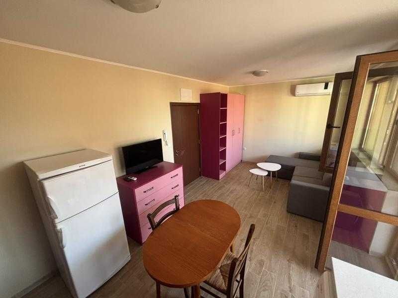 Дава се под наем Едностаен апартамент в Бургас, Лазур - 35 кв.м за 357 € - Снимка #2