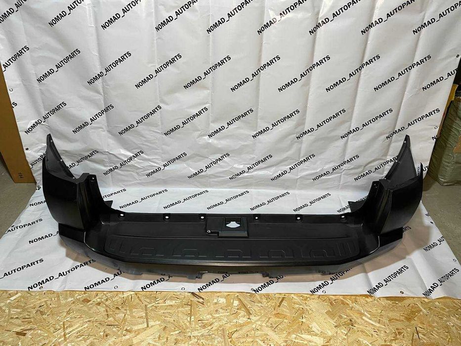 Бампер задний на 4Runner 14-22 год