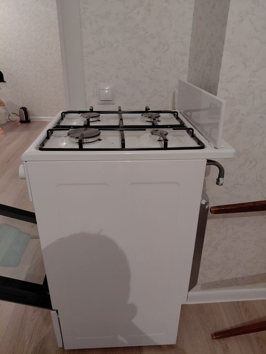 Продам новую кухонный плиту.