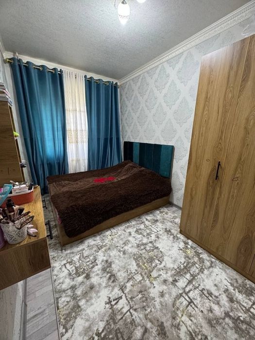 2 xonali o'rta ta'mirli kvartira faqat oila uchun uzoq muddatli yashas