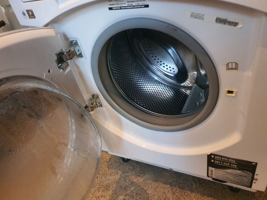 Пералня за вграждане Hotpoint Ariston BWMD742