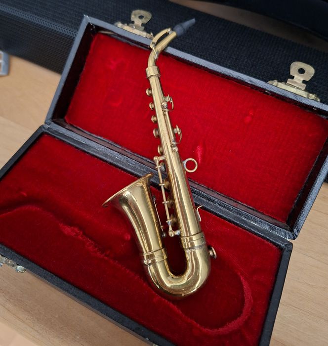 Jucarie alama saxofon alto macheta alama miniatura .